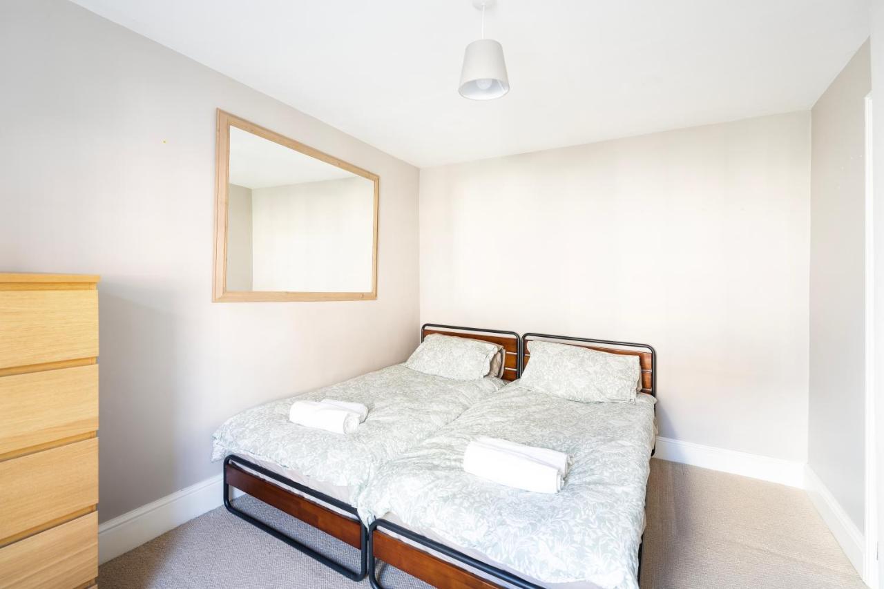 Fabulous 2 Bedroom In Fantastic Clifton - Simply Check In *